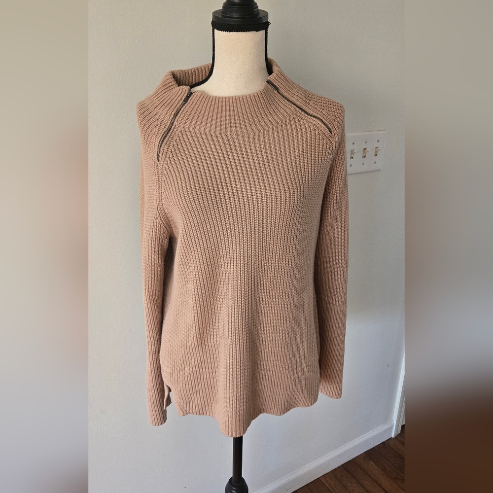 Banana Republic Tan Sweater Large